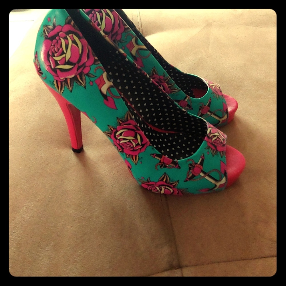 Peep-toe JustFab heels